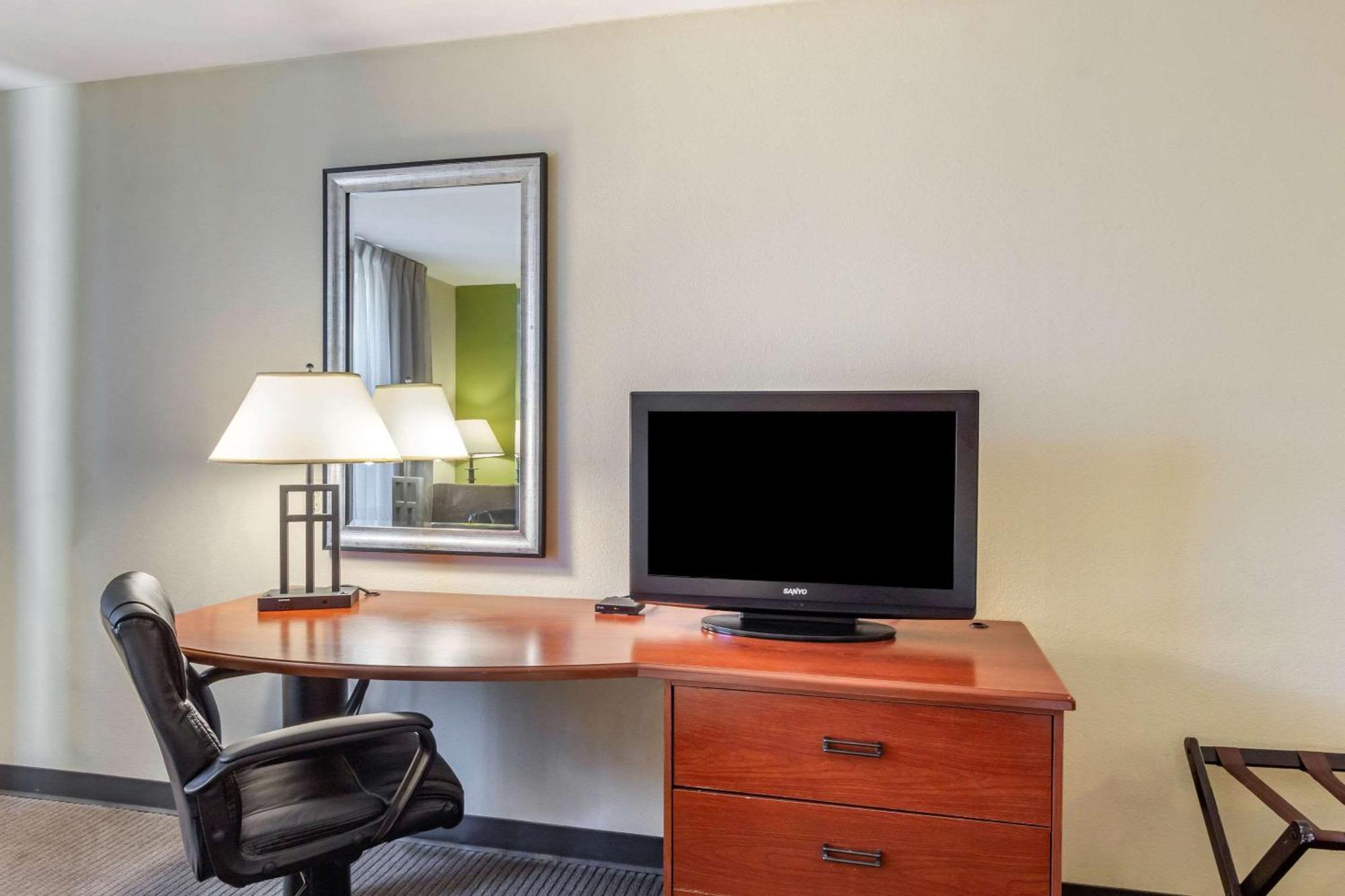 Sleep & West Hotel 2*